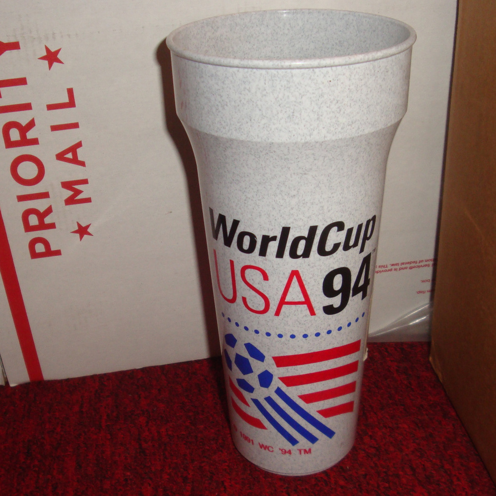New Vintage 1994 World Cup Team USA Soccer Water Cup